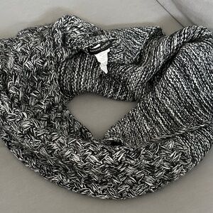 Banana Republic Black & White Marled Knit Infinity Scarf